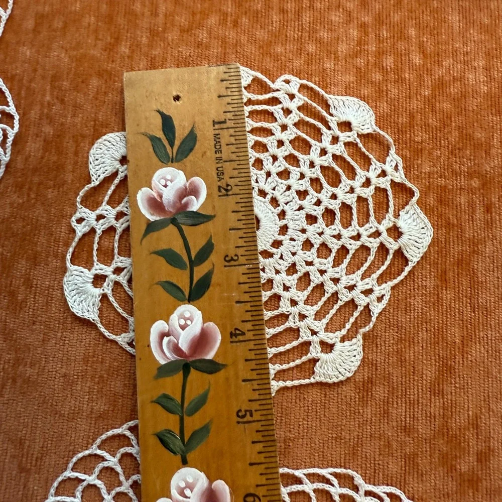 Set of 4 Vintage Crochet‎ Doilies Pink White Floral Table Decor